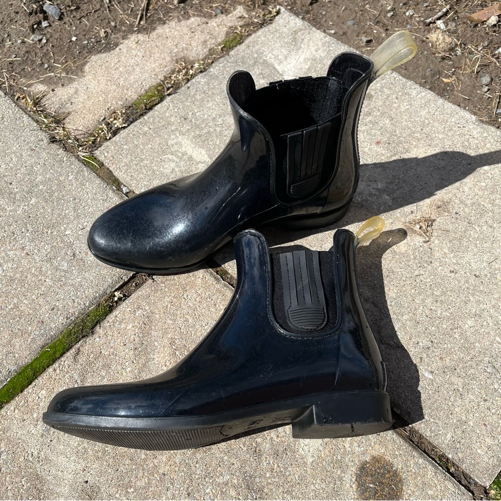 Women’s Chelsea Rain Boots Size 8